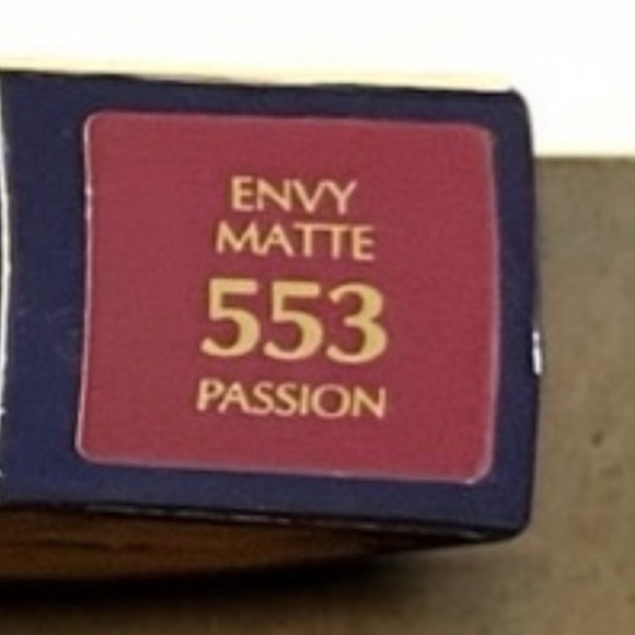Estee Lauder Estée Lauder Pure Color Envy Rouge
Lipstick-553 - Picture 3 of 3
